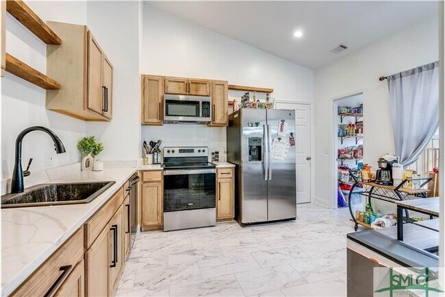 Building Photo - 106 W White Hawthorne Dr