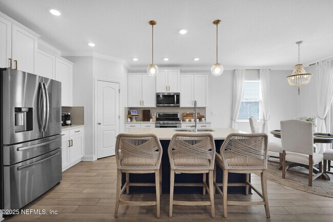 Building Photo - 187 Silverleaf Village Dr