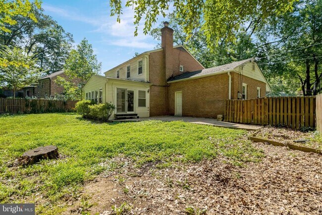 Building Photo - 8916 Braeburn Dr