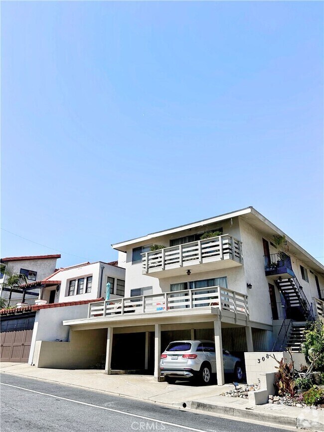 Building Photo - 308 Avenida Granada