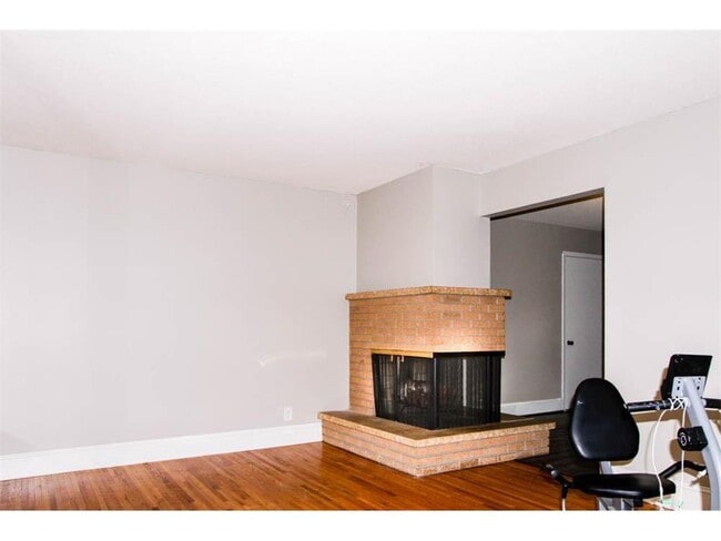 Building Photo - 8613 Zenith Rd