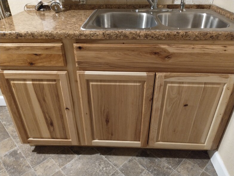 Building Photo - 2917 Cheyenne Ave