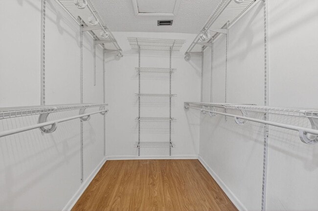 Building Photo - 6130 Aloma Ln