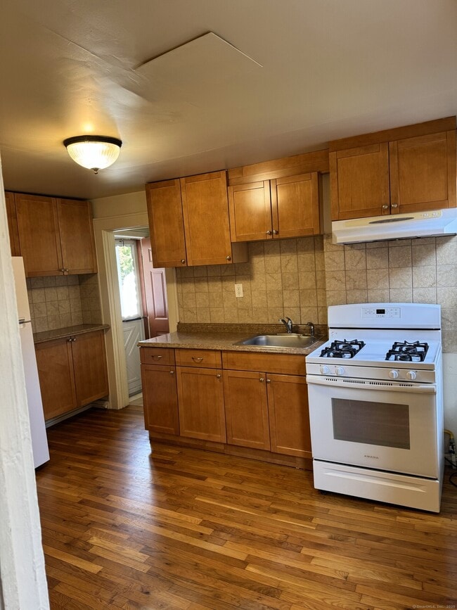 Building Photo - 17 Duncanson St
