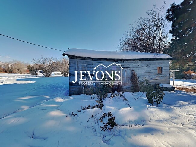 Building Photo - Pet-Friendly 3-Bedroom Home in Naches with Easy Access to Hwy 12