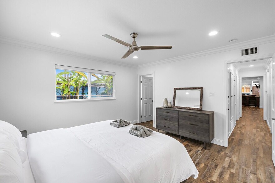 Building Photo - 1581 Baker St