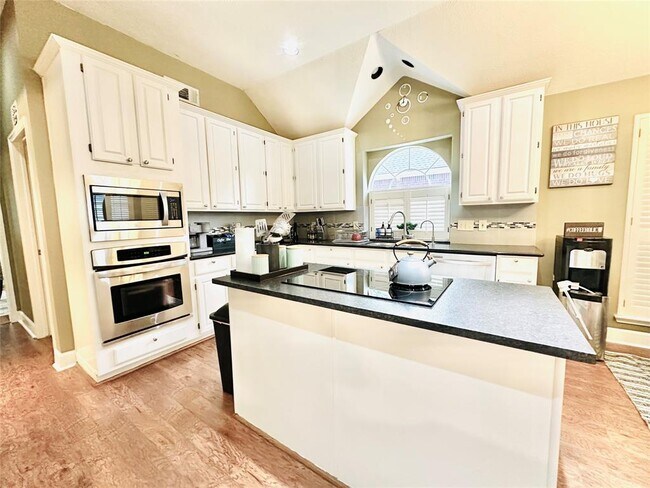 Building Photo - 8802 Willacy Ct