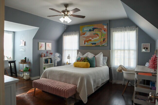 Building Photo - 123 Lloyd St