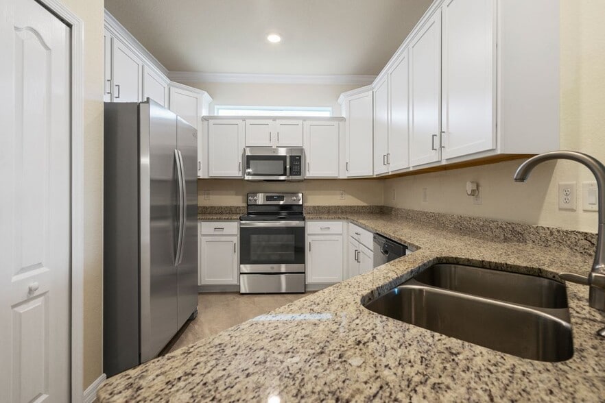 Building Photo - 4244 Lemongrass Dr