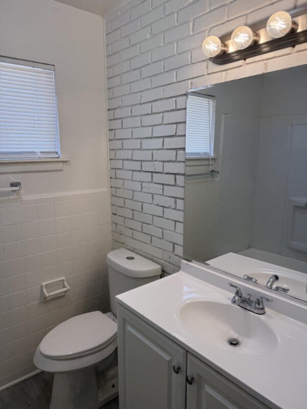 Building Photo - 1303 65th Dr