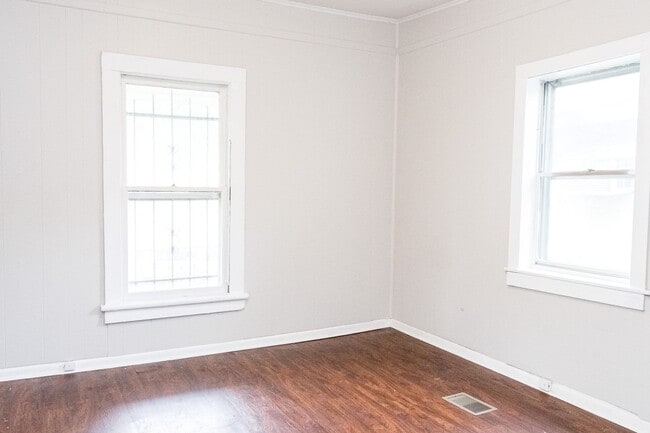 Building Photo - Welcome to 2113 Cleveland Avenue! Charming...