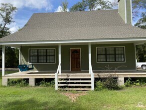 Building Photo - COUNTRY LIVING- LAKELAND GA