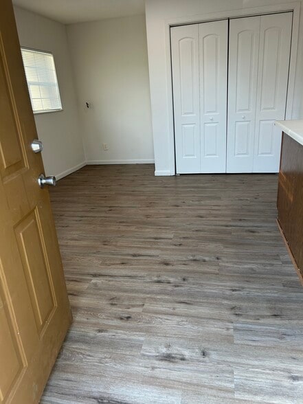 Building Photo - 526 Arrow Cir