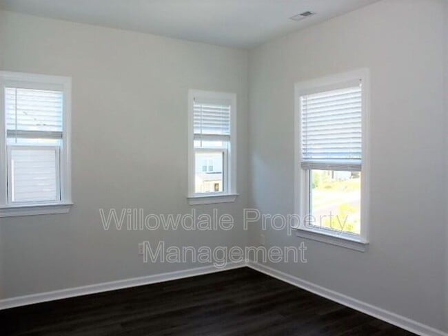 Building Photo - 2016 Chipley Dr
