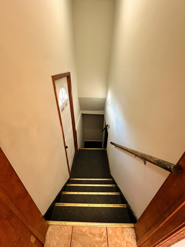 Building Photo - 8626 S Damen Ave