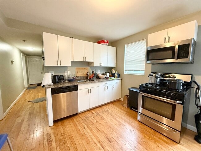 Building Photo - 3977 Washington St