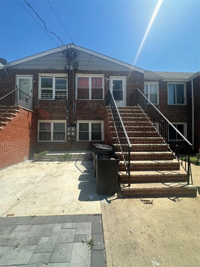 Building Photo - 12-1510 Beach St