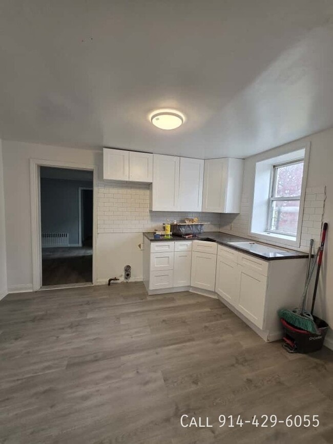 Building Photo - 176 Webster Ave