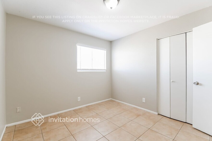 Building Photo - 817 N 95th St