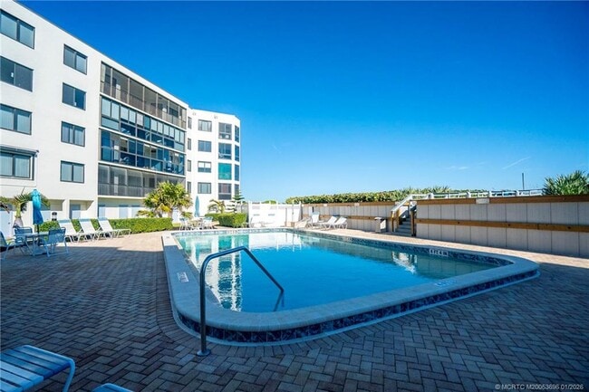 Building Photo - 2370 NE Ocean Blvd