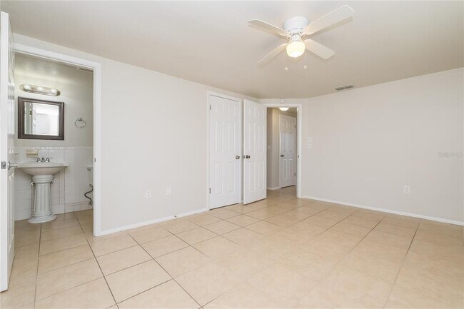 Building Photo - 3205 Moog Rd