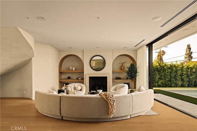 Building Photo - 5006 Enfield Ave