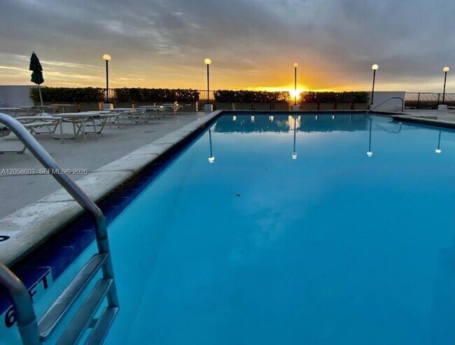 Building Photo - 936 Intracoastal Dr