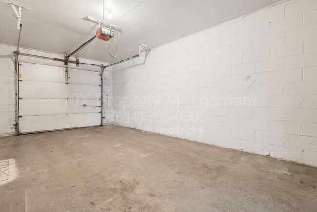 Building Photo - 2523 Burgandy Ln
