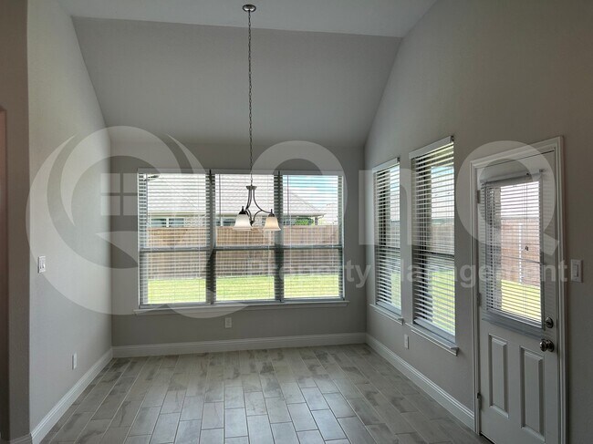 Building Photo - 533 Oleander Dr