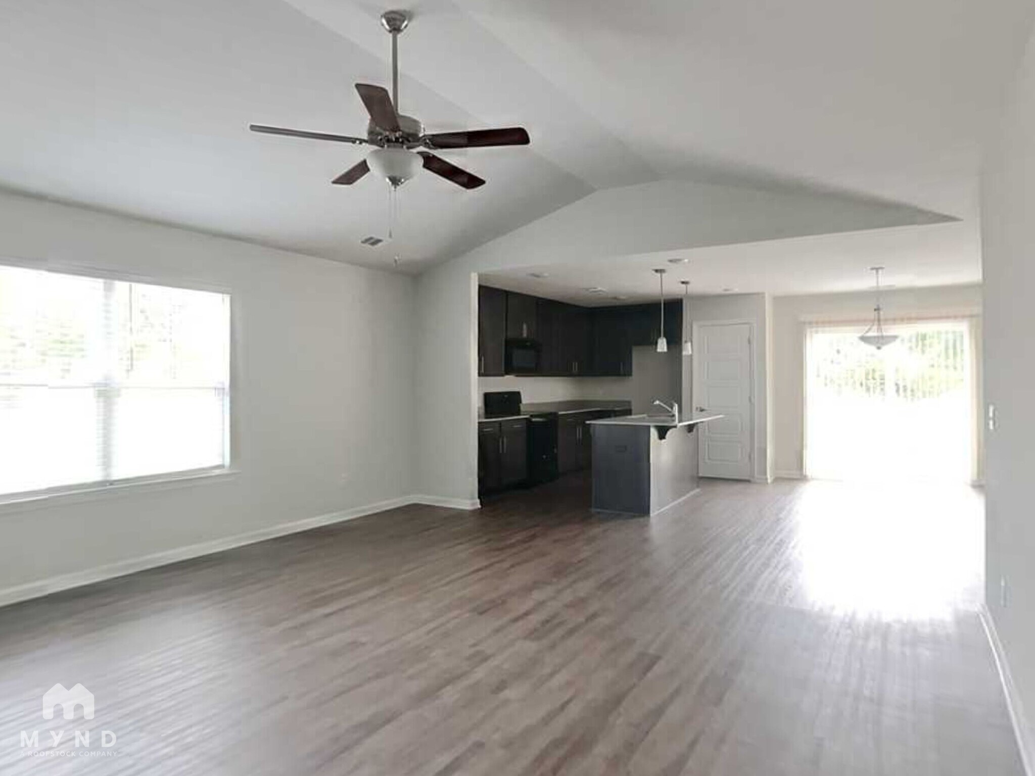 Building Photo - 125 Cook St