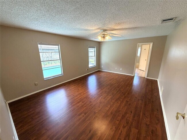 Building Photo - 309 Buttonwood Dr