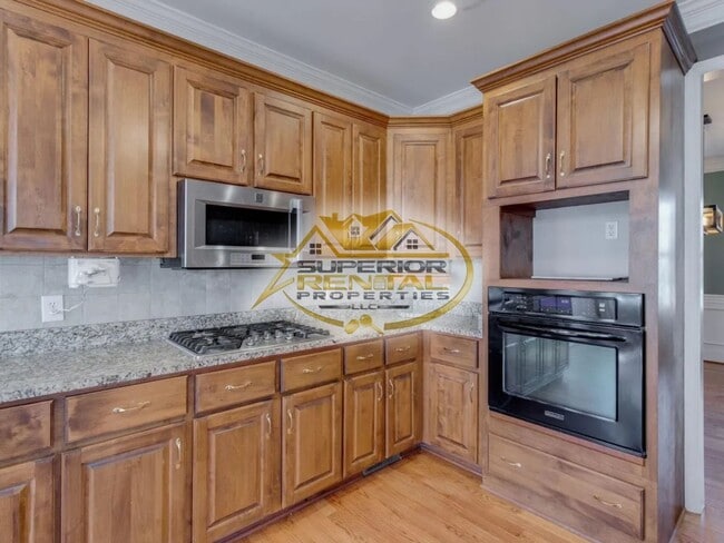 Building Photo - 116 Winding Wood Cir