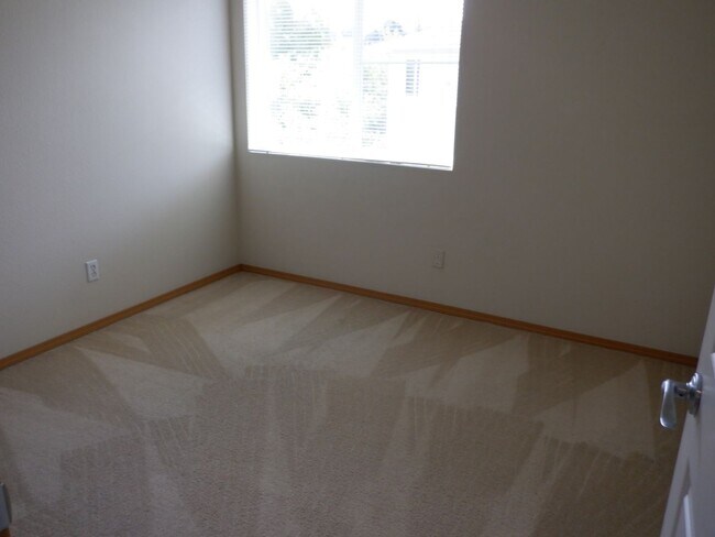 Building Photo - 2320 Simmons St