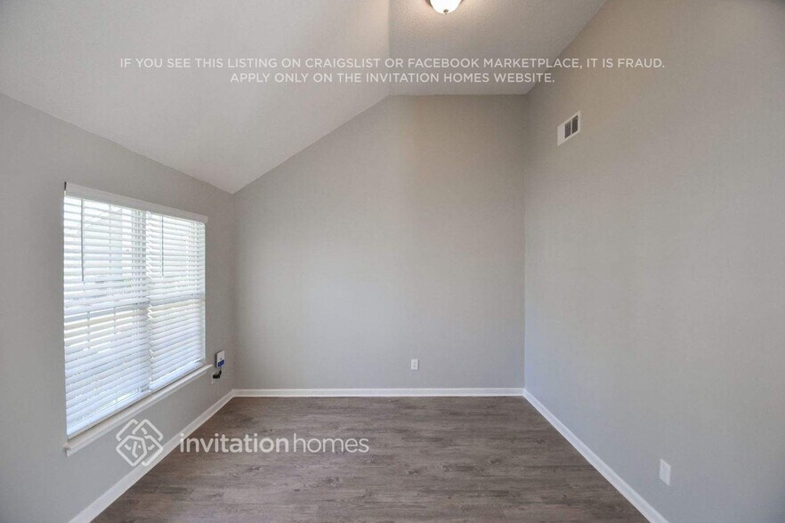 Building Photo - 3882 Arabian Way SW