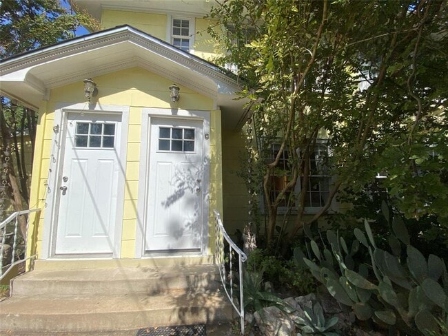 Building Photo - 1404 W 12th St