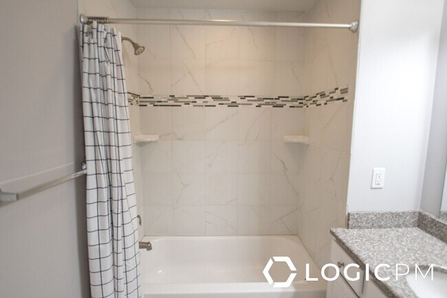Building Photo - Stunning Condo Unit In Excellent SLC Locat...
