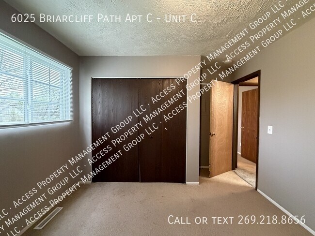 Building Photo - 6025 Briarcliff Path