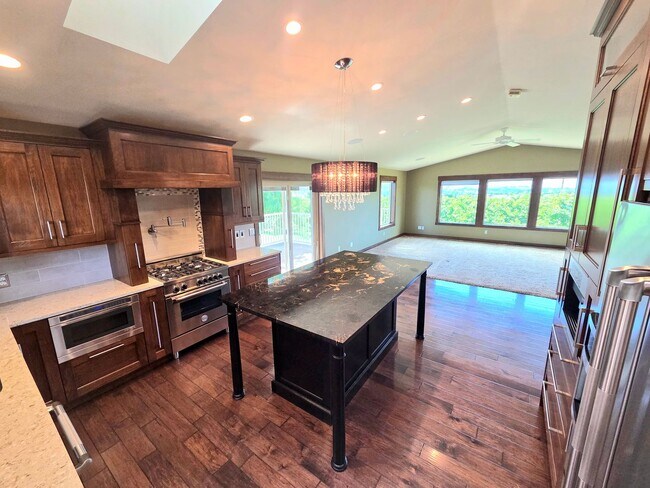 Building Photo - Massive House for Rent on a Cherry Orchard! Rental Options as a 4-bed or as two 2-beds!