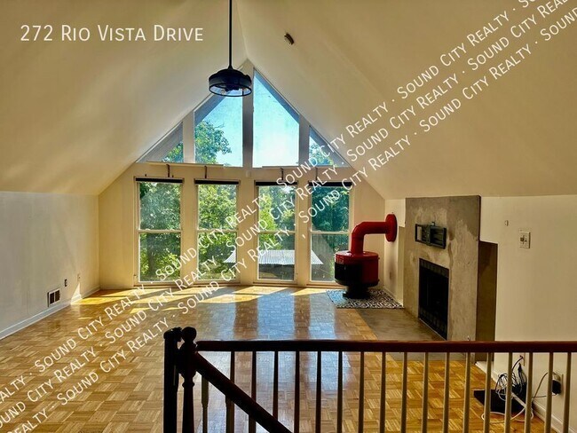 Building Photo - 272 Rio Vista Dr