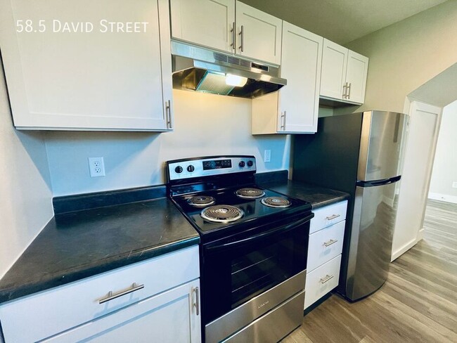 Building Photo - Beautifully Updated 2-Bedroom Duplex in De...