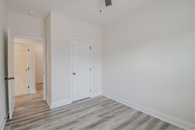 Building Photo - 550 Peachers Mill Rd