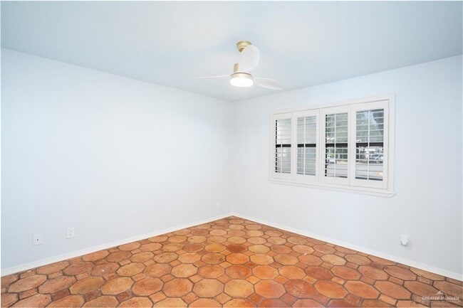 Building Photo - 24 Shasta St