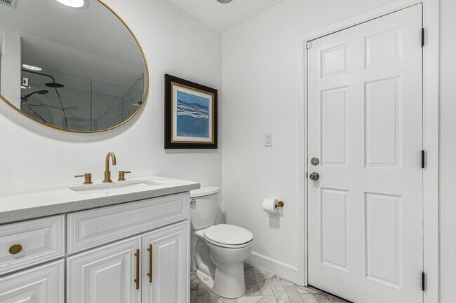 Building Photo - 5 Bedroom 3 Bathroom Phoenix Home