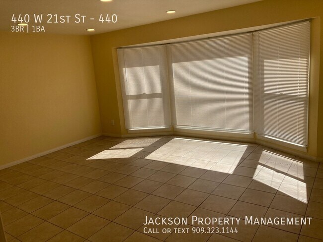 Building Photo - 440 W 21st St