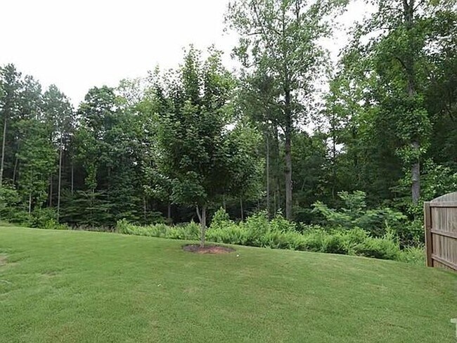 Building Photo - Great home in desirable neighborhood! Washer/Dryer Included!