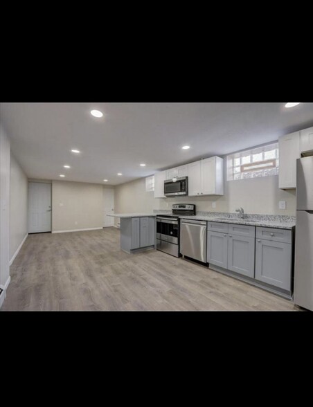 Building Photo - 4253 James Ave N