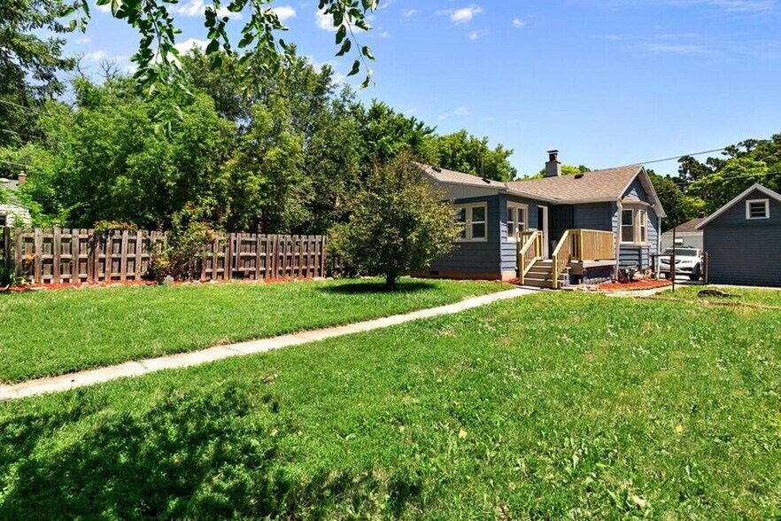 Building Photo - 5356 N 48th St