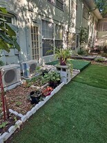 Building Photo - 1433 S Belcher Rd