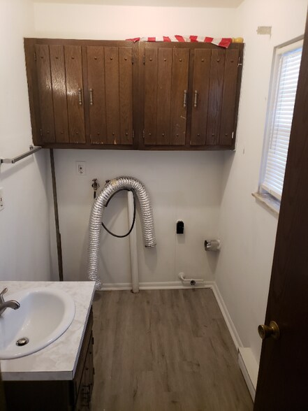 Building Photo - 887 Arden Ave
