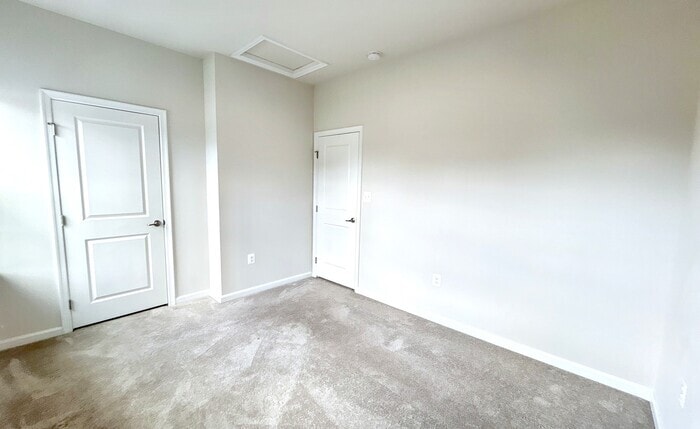 Building Photo - 502 River Crest Way